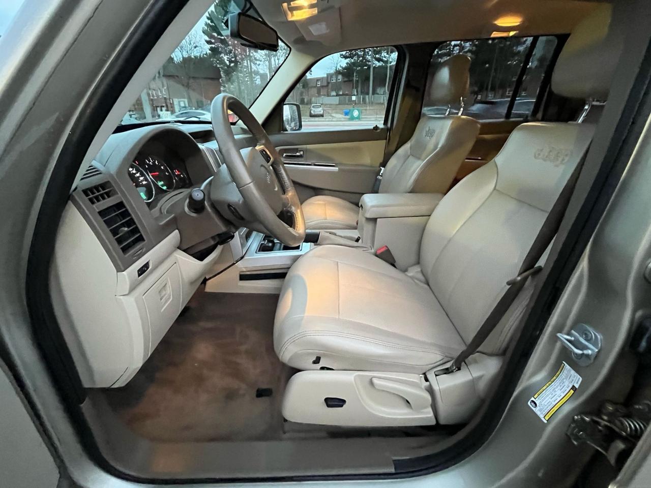 2010 Jeep Liberty 4WD  Limited Edition-Leather-Heated Seats - Photo #18