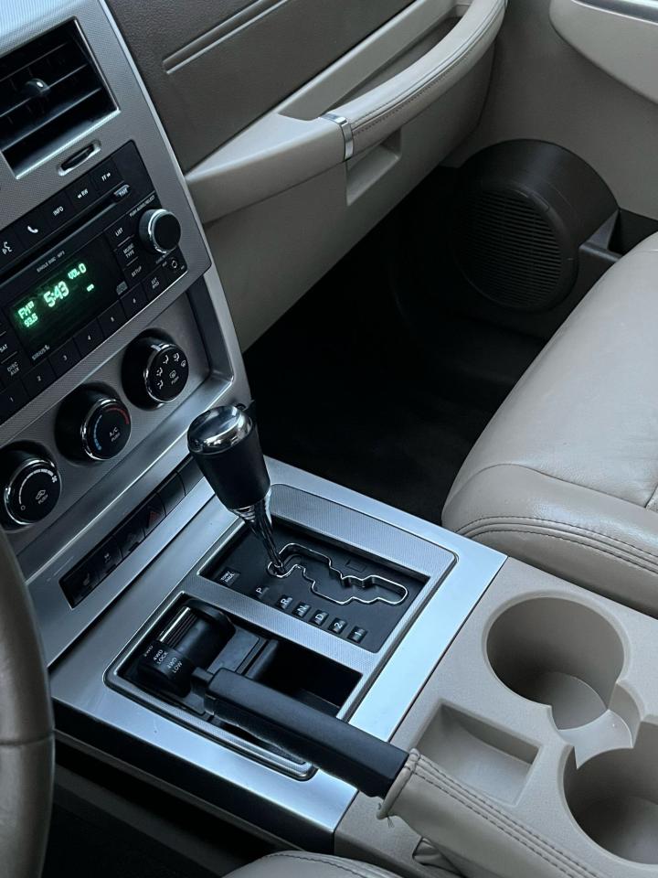 2010 Jeep Liberty 4WD  Limited Edition-Leather-Heated Seats - Photo #11