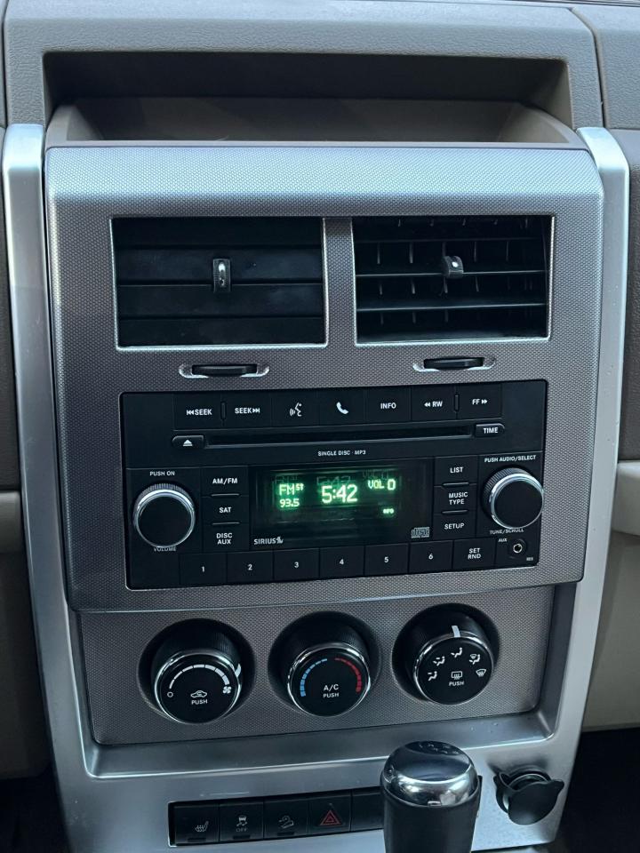 2010 Jeep Liberty 4WD  Limited Edition-Leather-Heated Seats - Photo #12