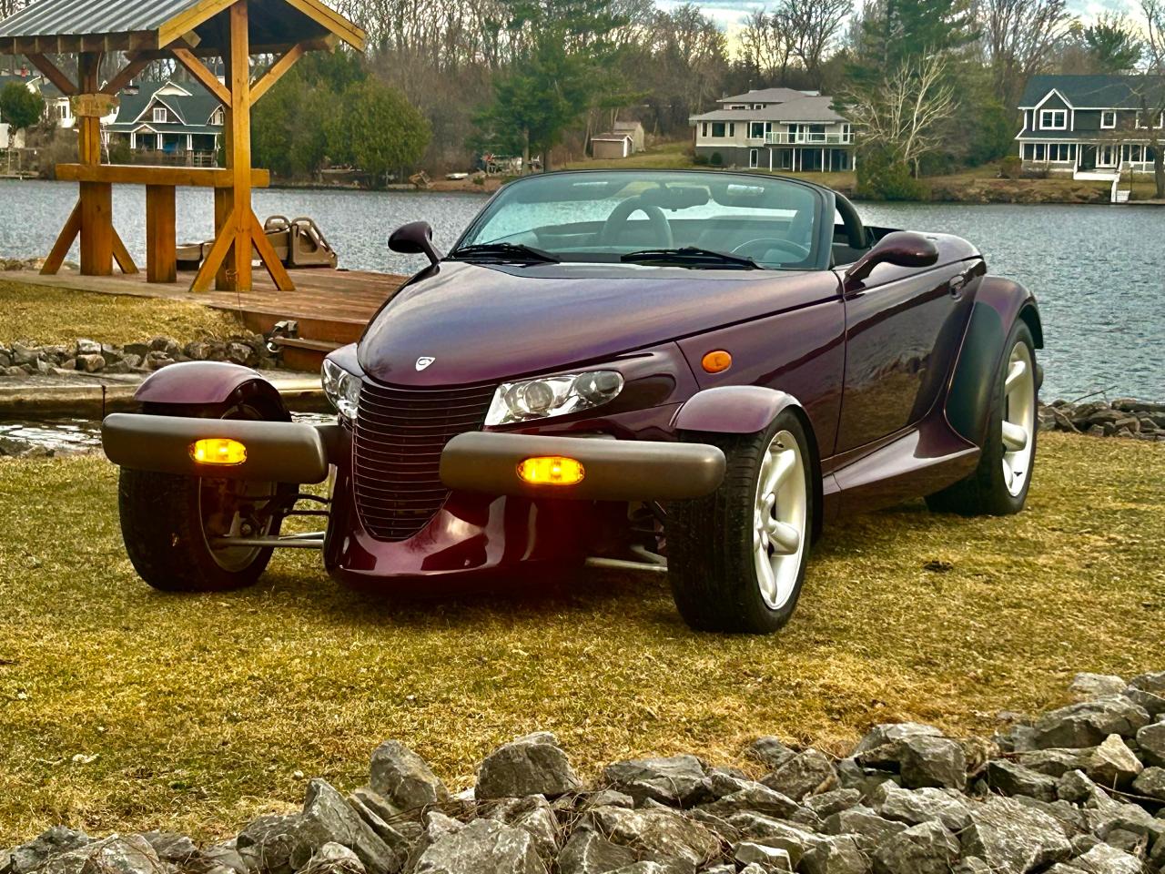 1997 Plymouth Prowler With only 5300 km / Matching trailer - Photo #11