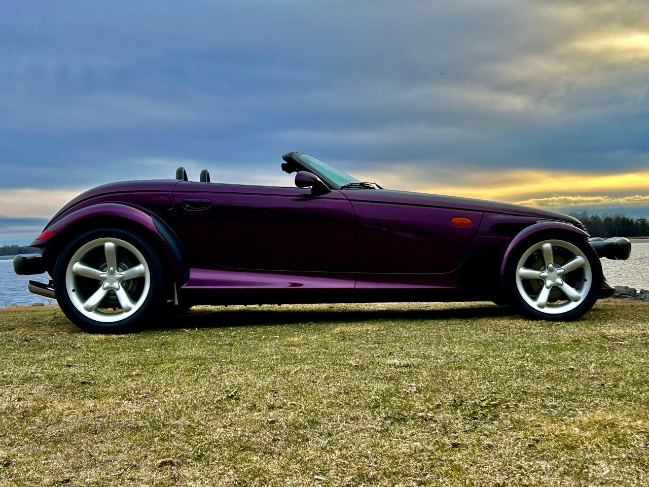 1997 Plymouth Prowler With only 5300 km / Matching trailer - Photo #13