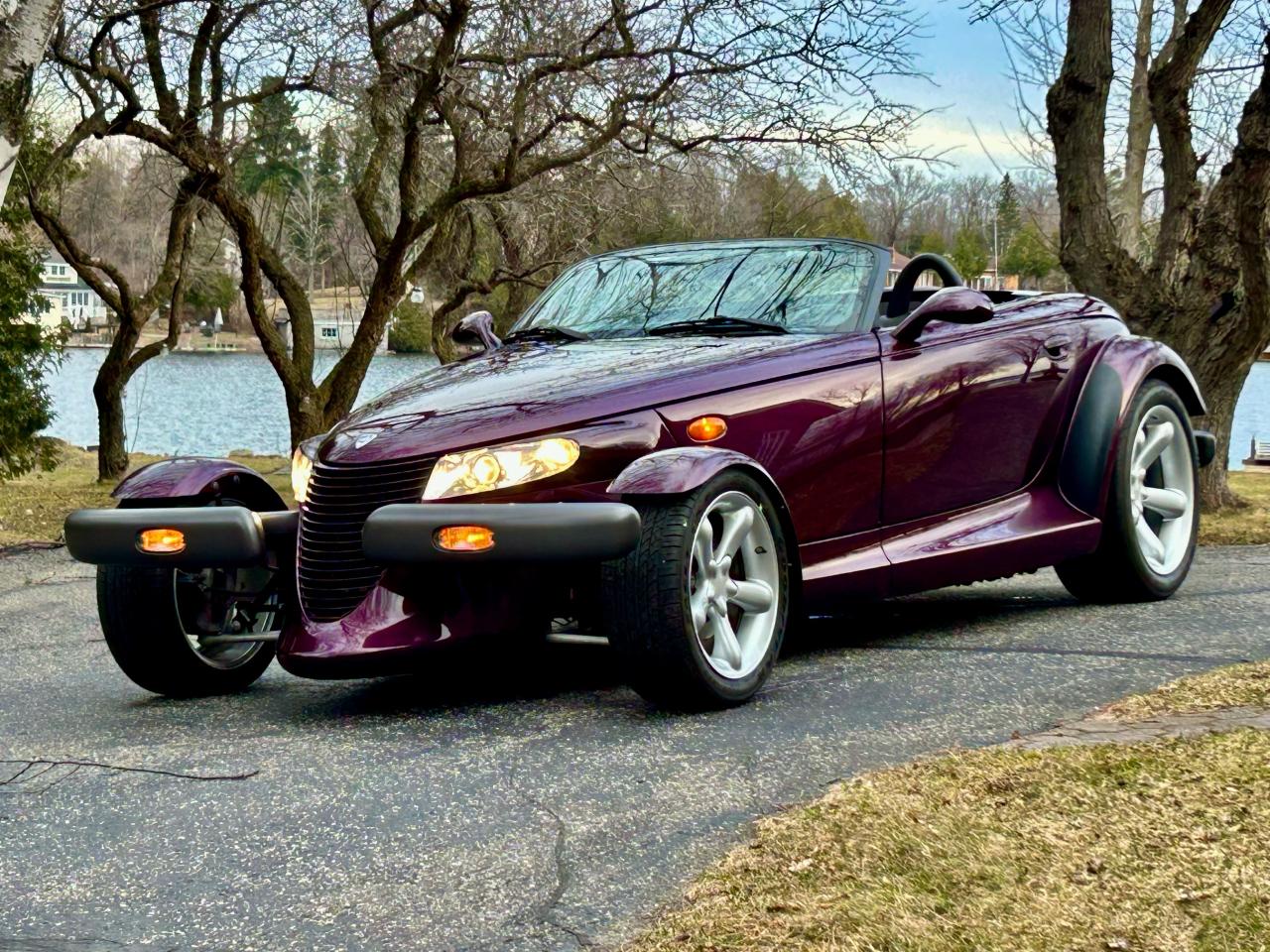1997 Plymouth Prowler With only 5300 km / Matching trailer - Photo #14