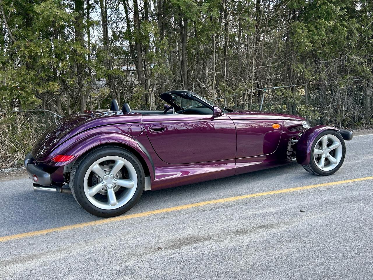 1997 Plymouth Prowler With only 5300 km / Matching trailer - Photo #27