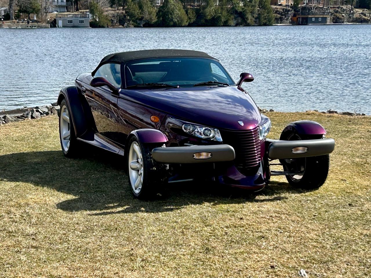1997 Plymouth Prowler With only 5300 km / Matching trailer - Photo #18