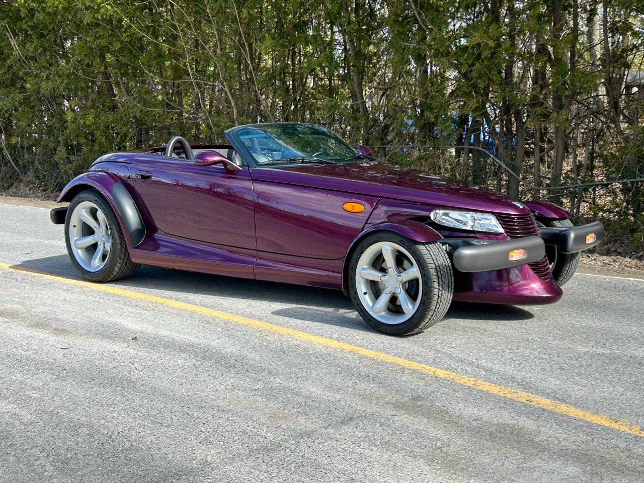 1997 Plymouth Prowler With only 5300 km / Matching trailer - Photo #25