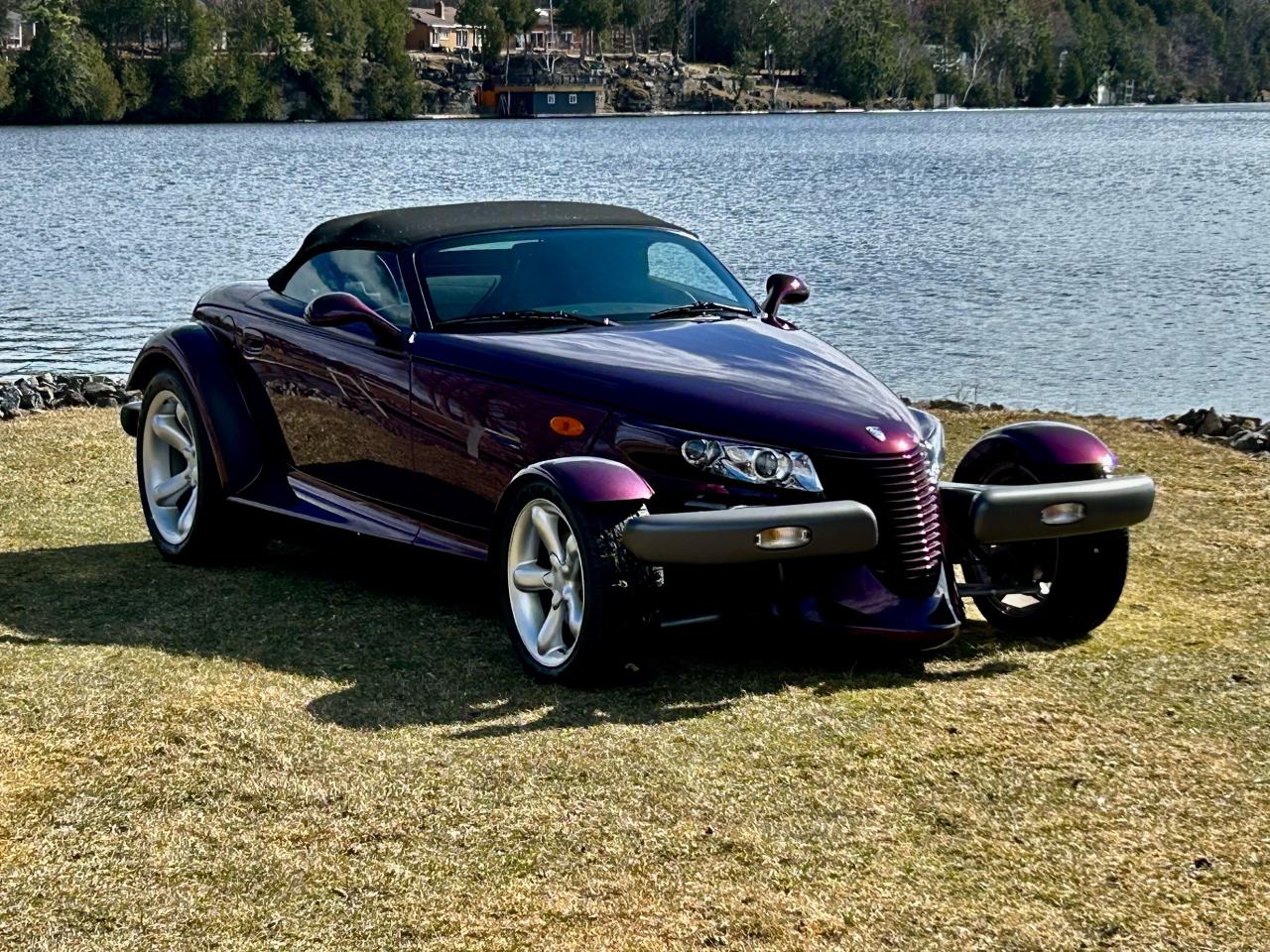 1997 Plymouth Prowler With only 5300 km / Matching trailer - Photo #17