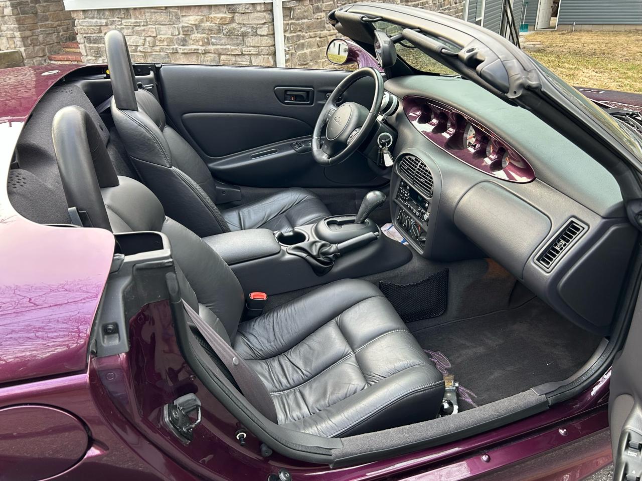 1997 Plymouth Prowler With only 5300 km / Matching trailer - Photo #34