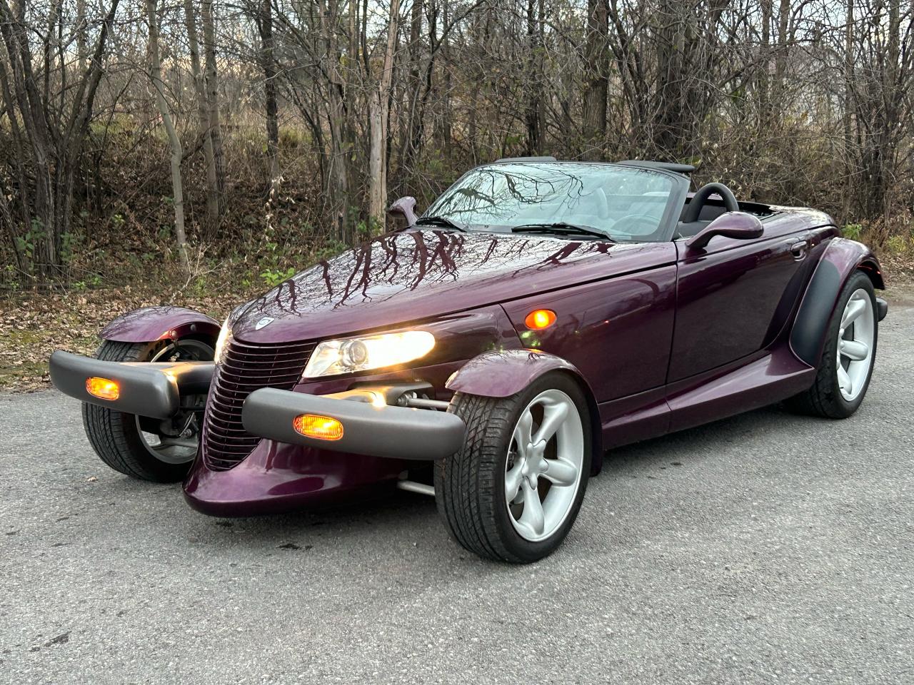 1997 Plymouth Prowler With only 5300 km / Matching trailer - Photo #39