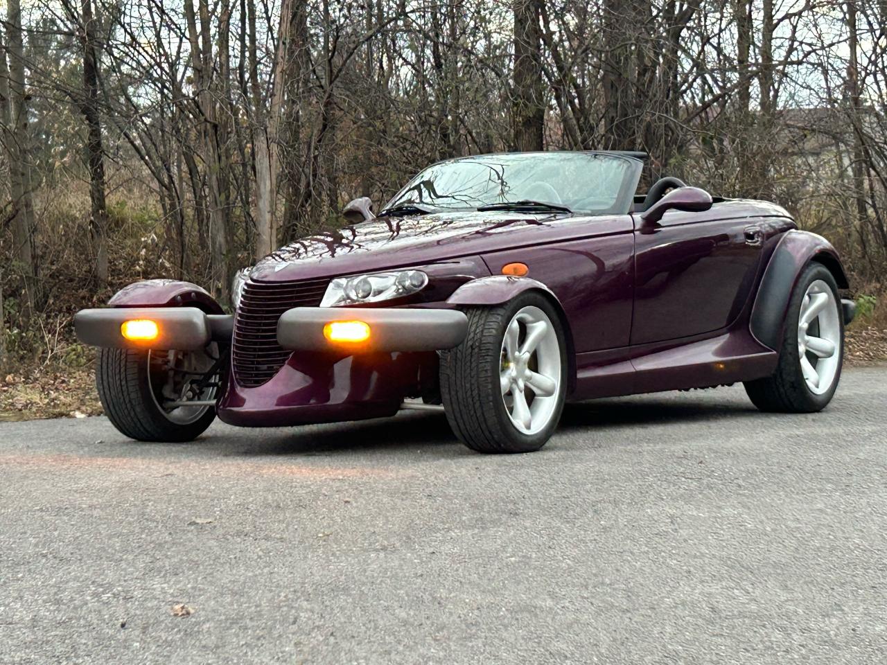 1997 Plymouth Prowler With only 5300 km / Matching trailer - Photo #43