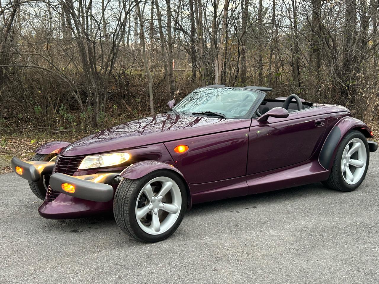 1997 Plymouth Prowler With only 5300 km / Matching trailer - Photo #45