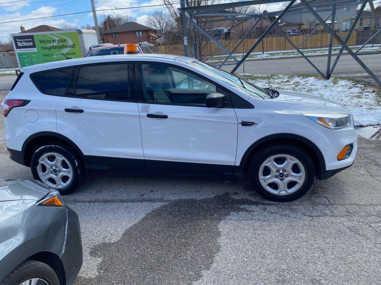 2017 Ford Escape S FWD 4dr - Photo #7