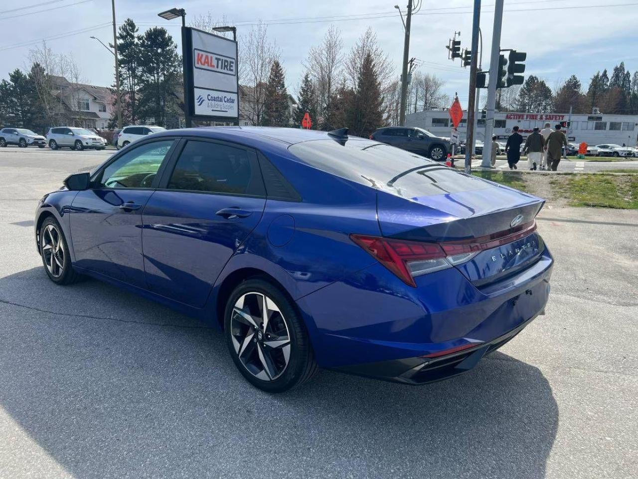 2022 Hyundai Elantra Ultimate Tech IVT - Photo #5