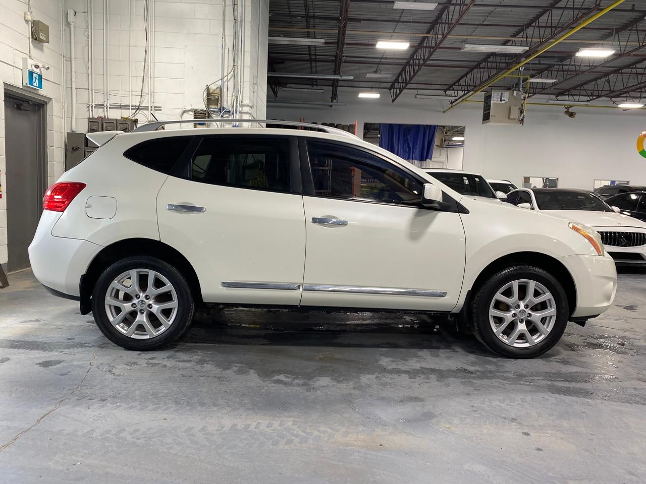 2013 Nissan Rogue SV - Photo #6