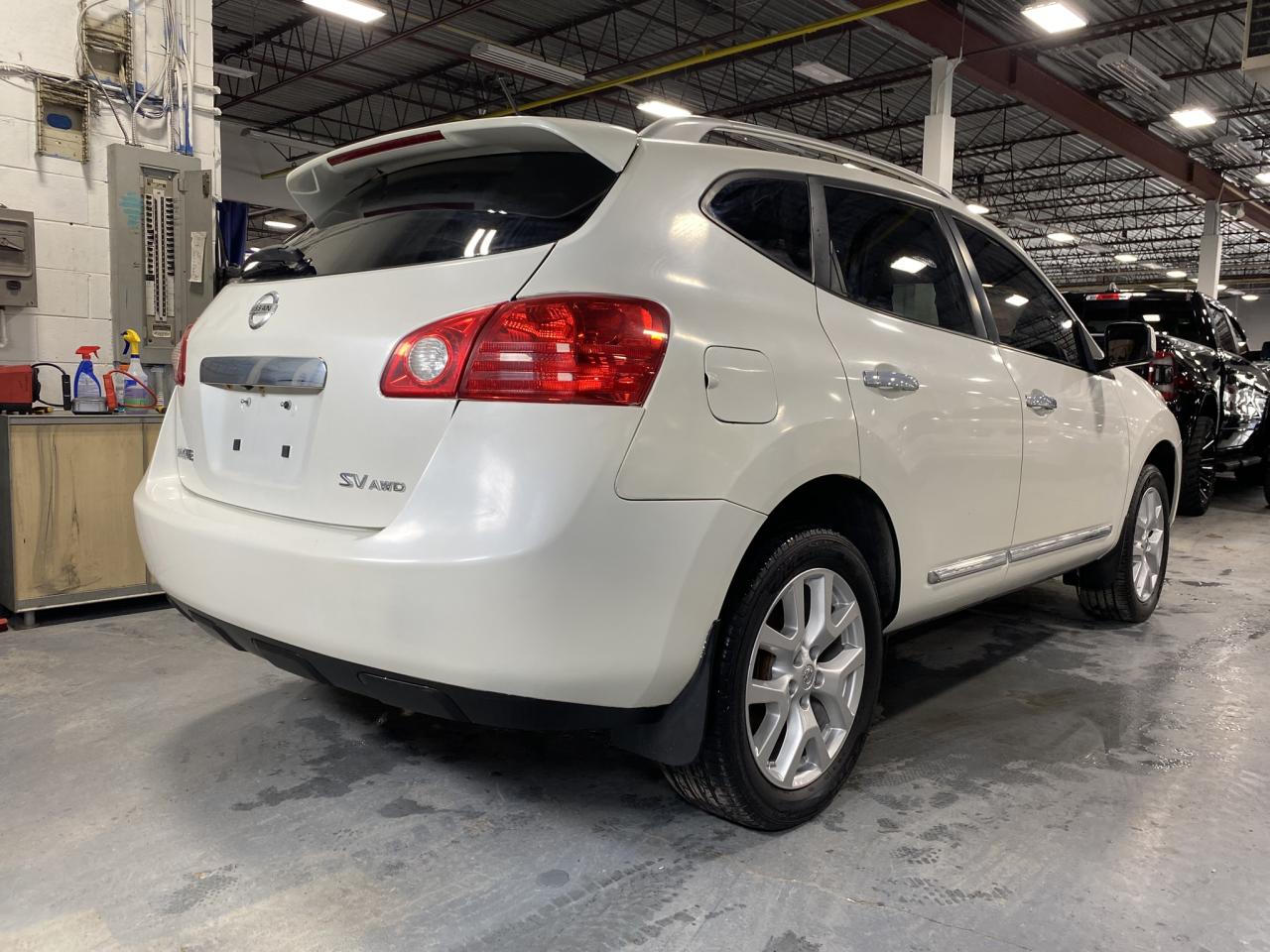 2013 Nissan Rogue SV Photo4