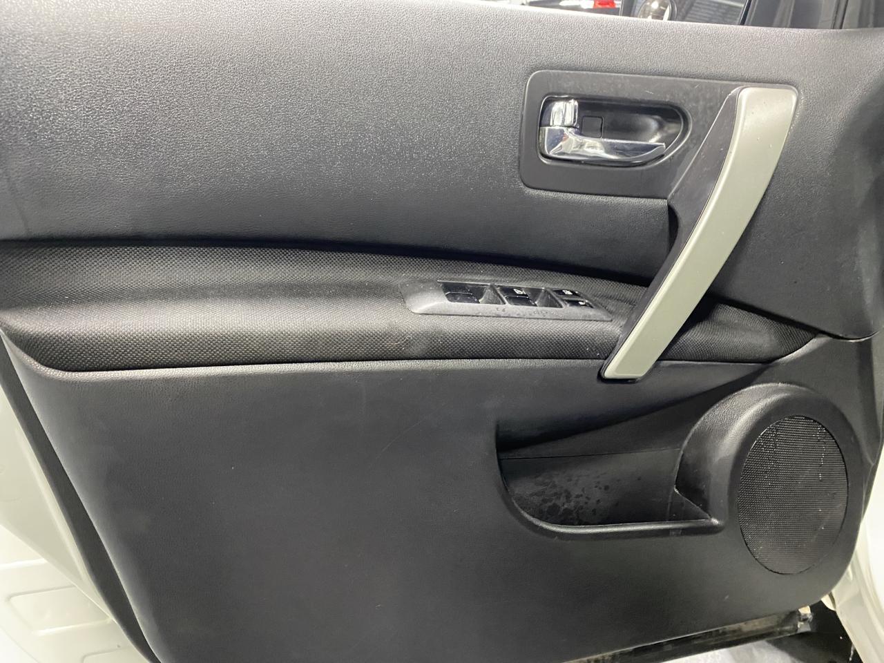 2013 Nissan Rogue SV - Photo #10