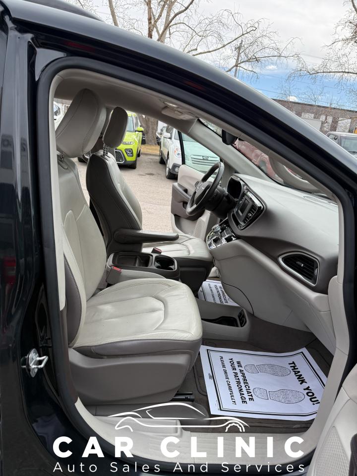 2017 Chrysler Pacifica Touring L - Photo #18