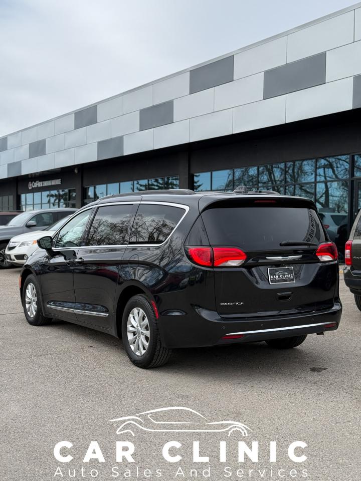 2017 Chrysler Pacifica Touring L - Photo #4