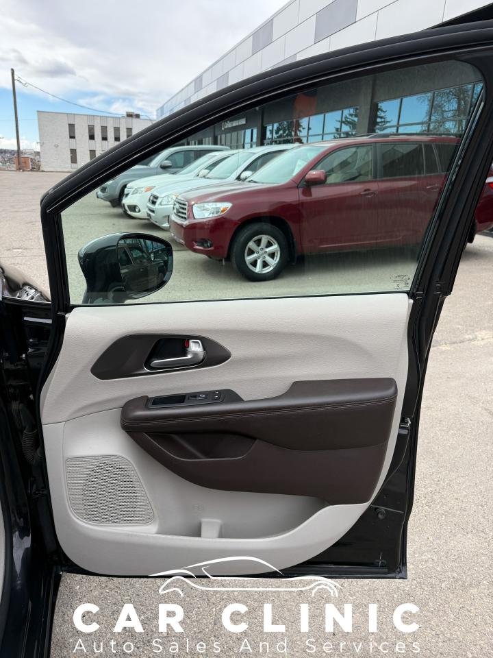 2017 Chrysler Pacifica Touring L - Photo #17