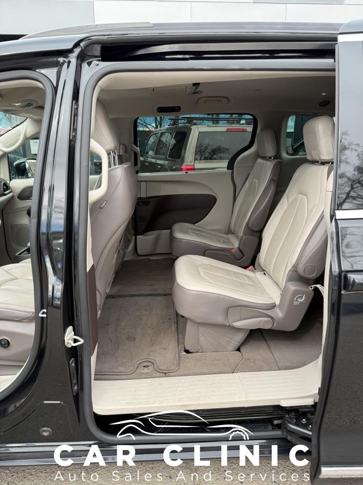 2017 Chrysler Pacifica Touring L - Photo #11