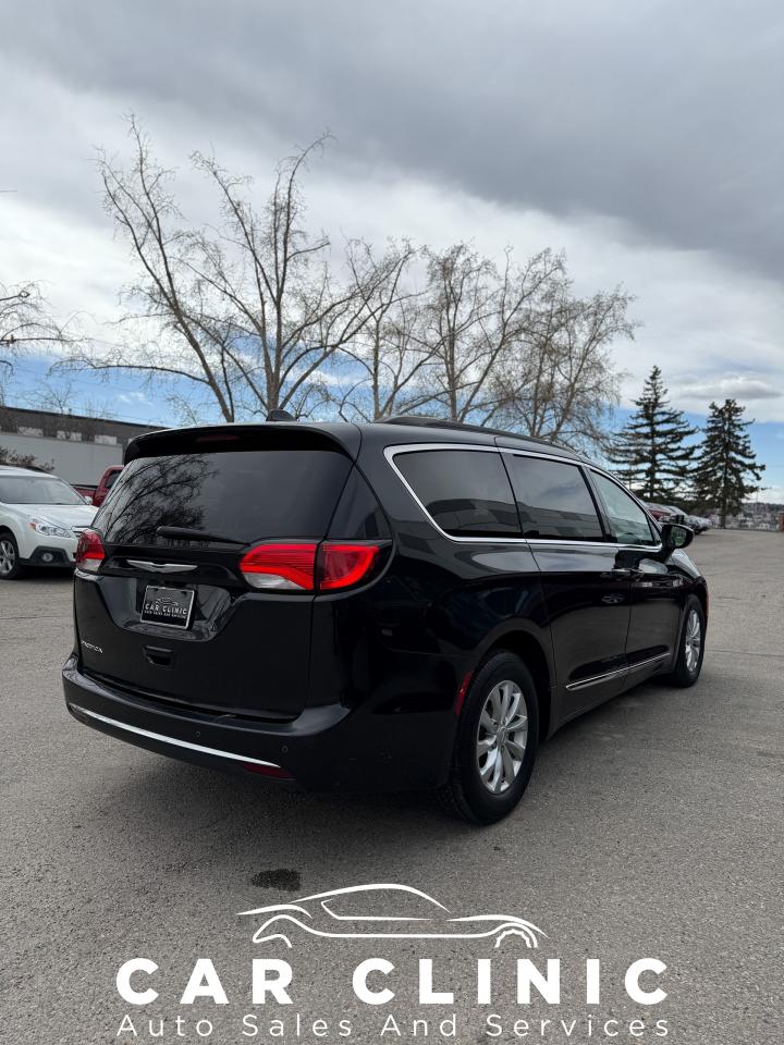2017 Chrysler Pacifica Touring L - Photo #6