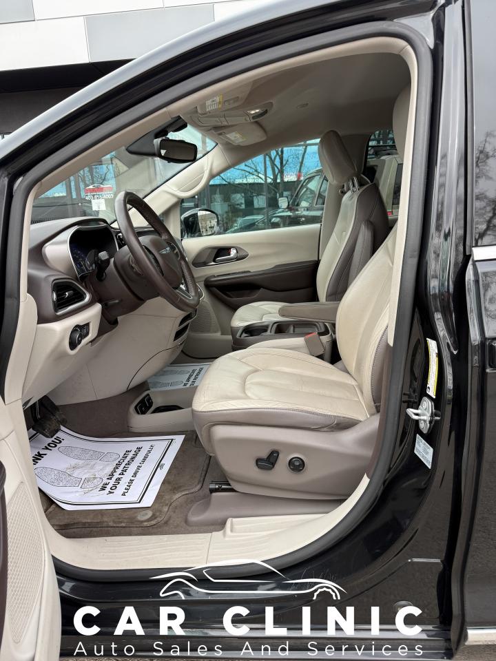 2017 Chrysler Pacifica Touring L - Photo #10