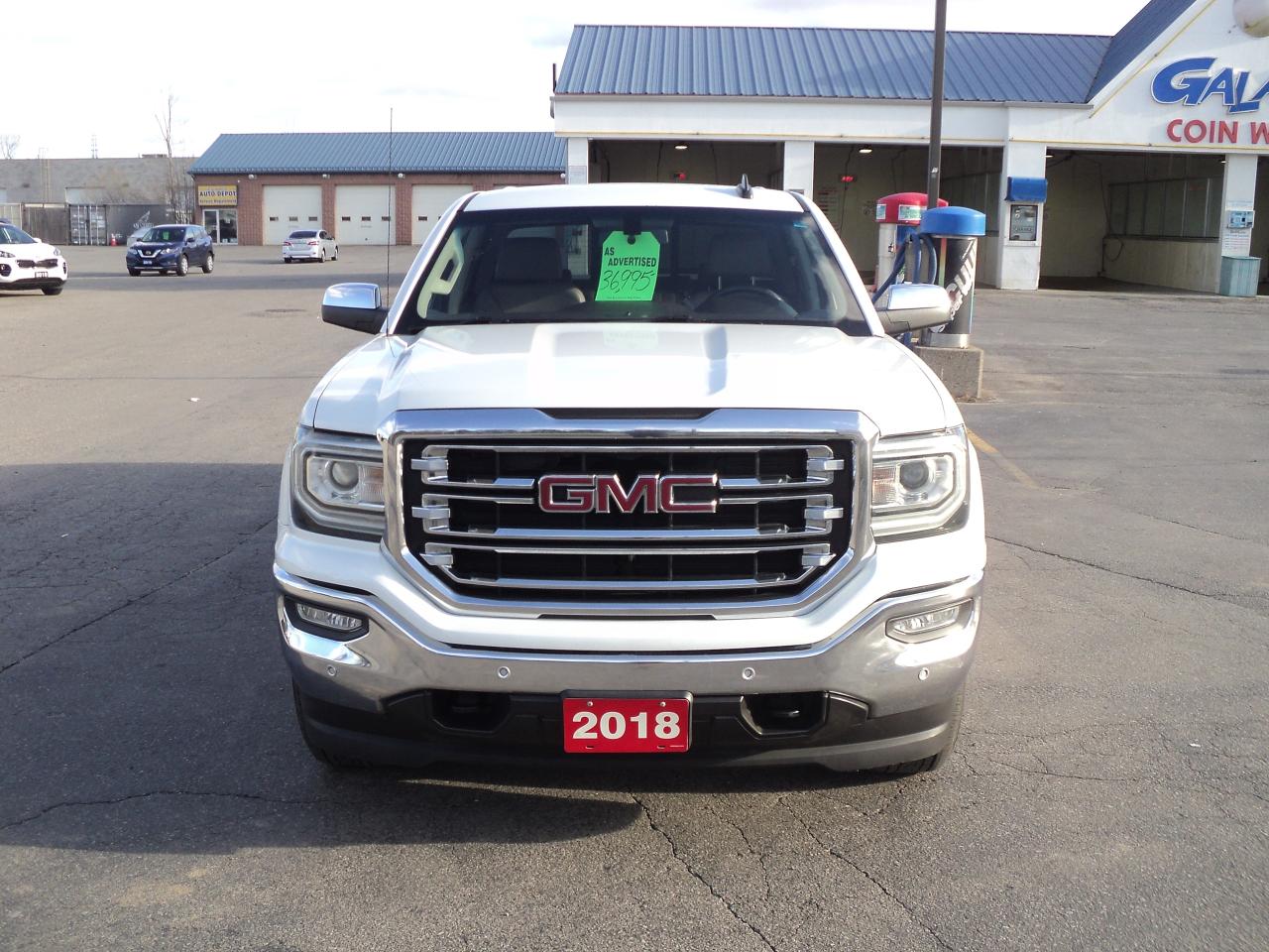 2018 GMC Sierra 1500 SLT CrewCab 4x4 6.2L8cyl LeatherHeatedNav 6'7"Box Photo2