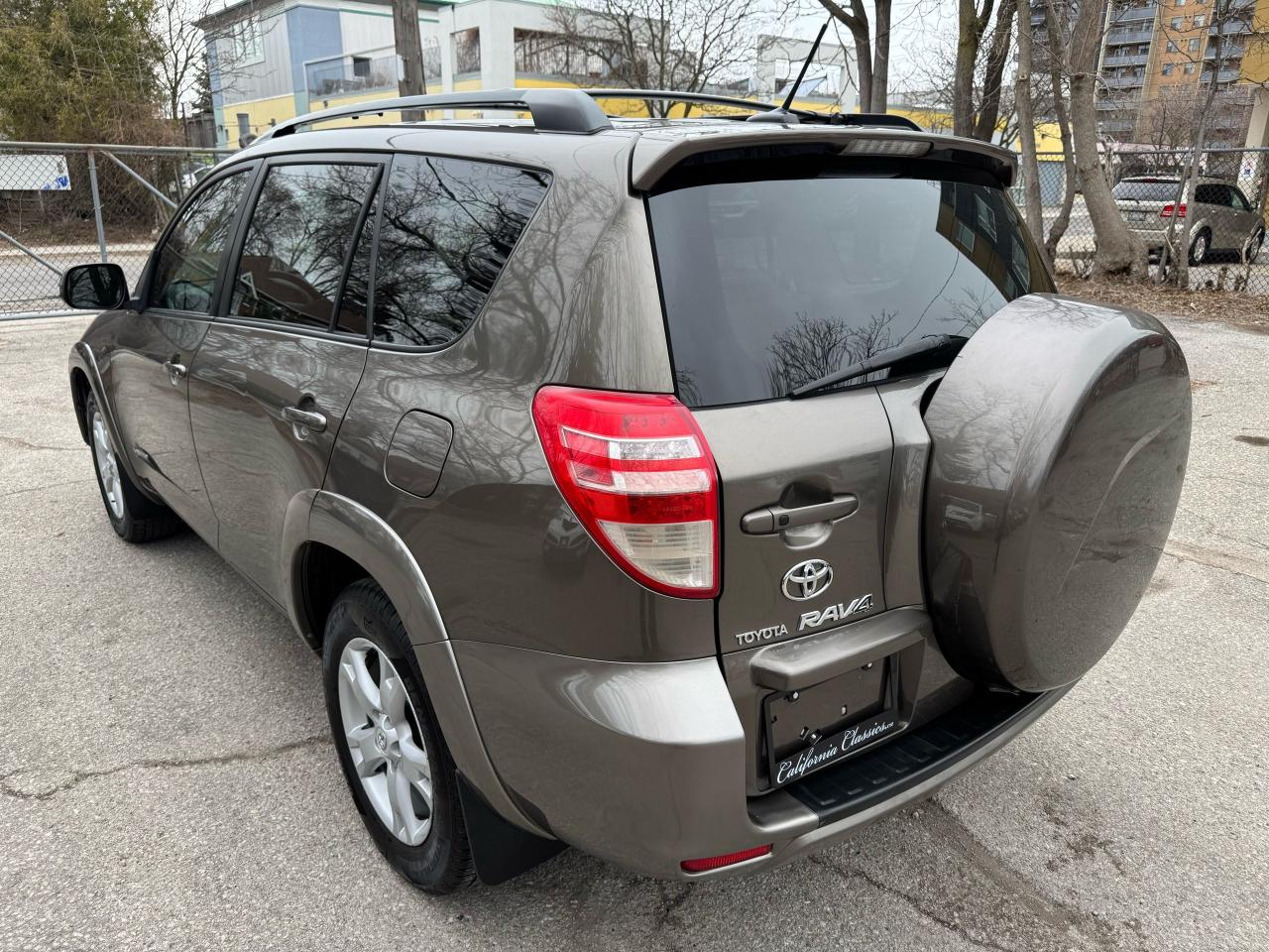 2010 Toyota RAV4 V6 LIMITED - 4WD - Photo #3