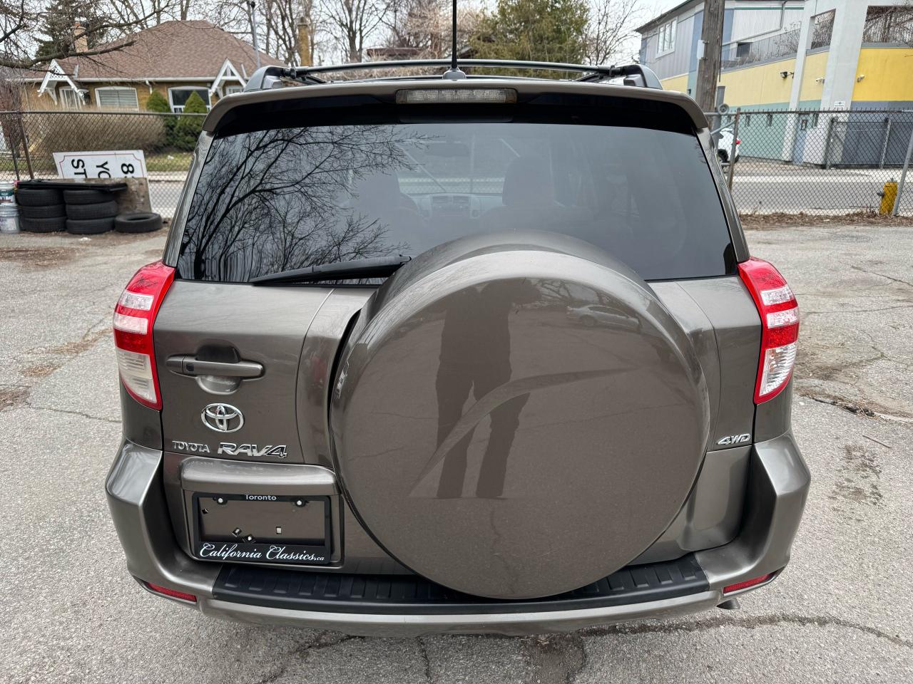 2010 Toyota RAV4 V6 LIMITED - 4WD - Photo #4