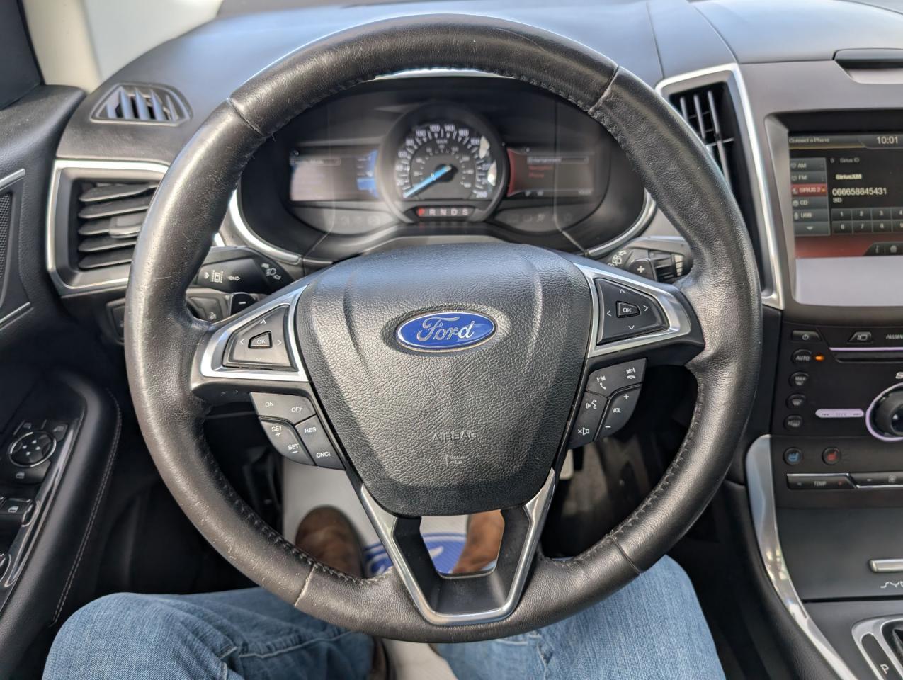 2015 Ford Edge Titanium Photo5
