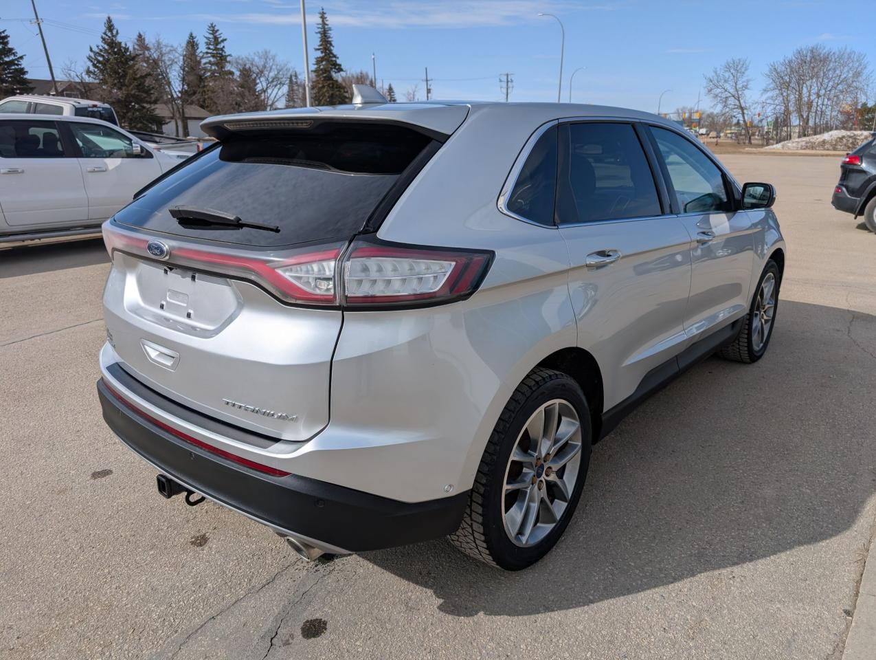 2015 Ford Edge Titanium Photo5