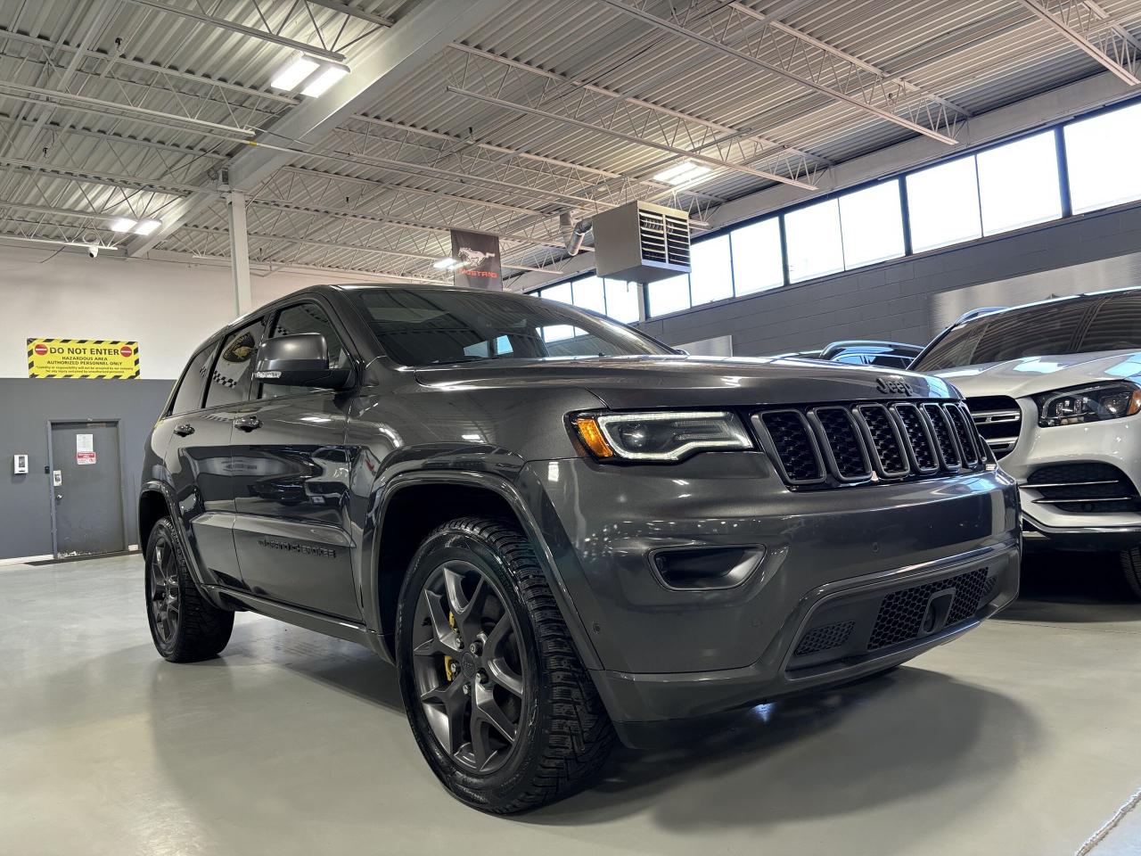 2021 Jeep Grand Cherokee 80th Anniversary Edition|V6|4X4|NAV|SELECTERRAIN|+ - Photo #2