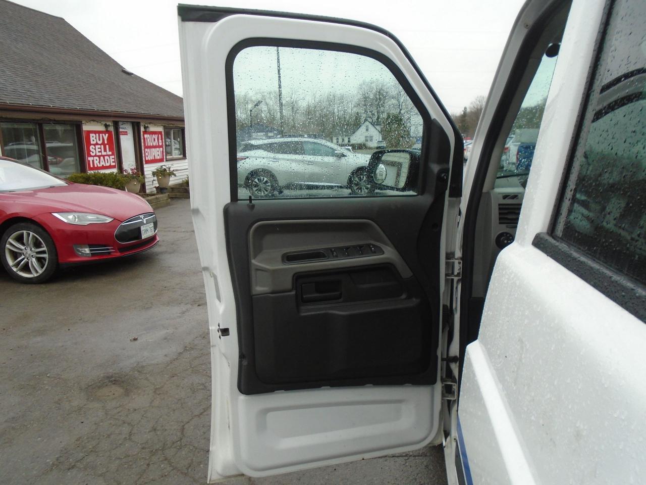 2014 VPG MV-1 WHEEL CHAIR VAN - Photo #10
