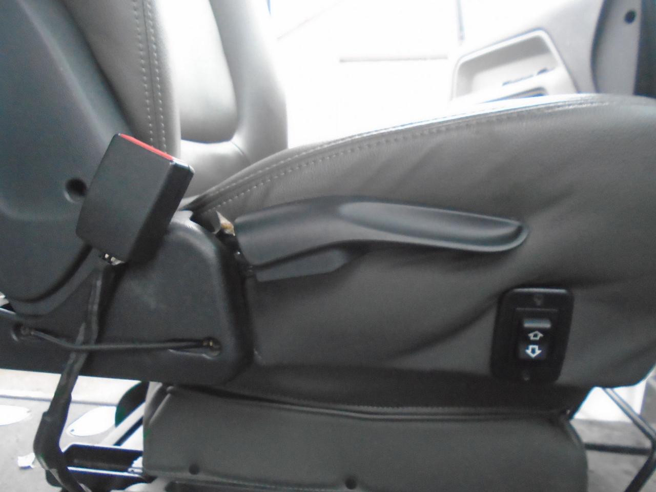 2014 VPG MV-1 WHEEL CHAIR VAN - Photo #20