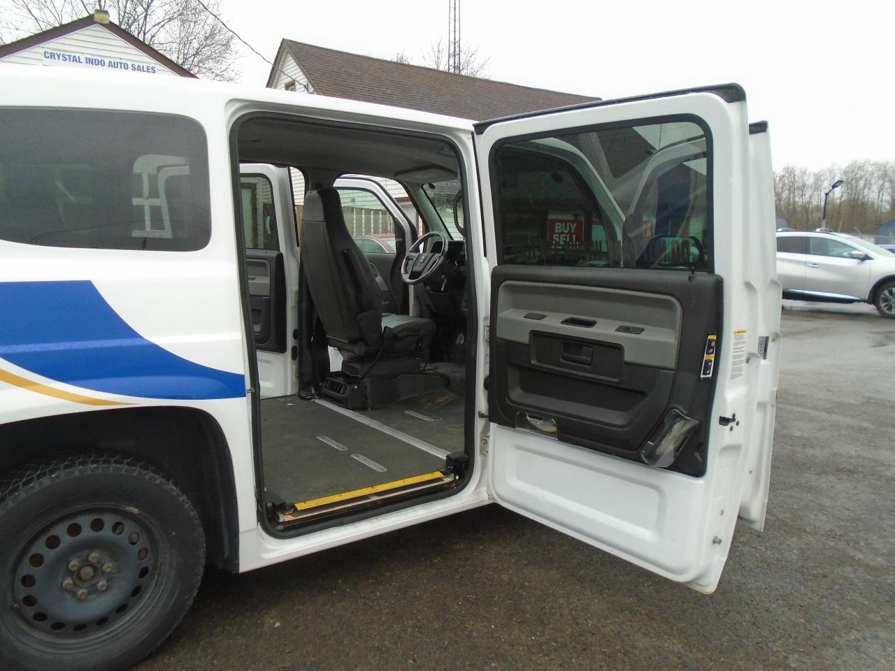 2014 VPG MV-1 WHEEL CHAIR VAN - Photo #24