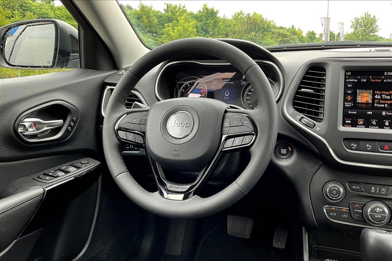 2023 Jeep Cherokee Altitude 4x4 DEMO SAVE BIG! Photo4