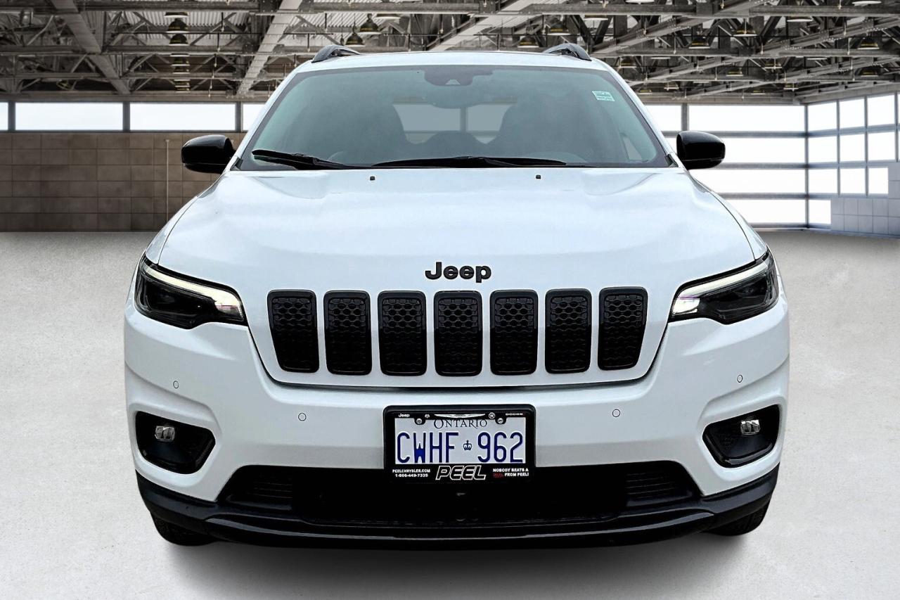 2023 Jeep Cherokee Altitude 4x4 DEMO SAVE BIG! Photo2