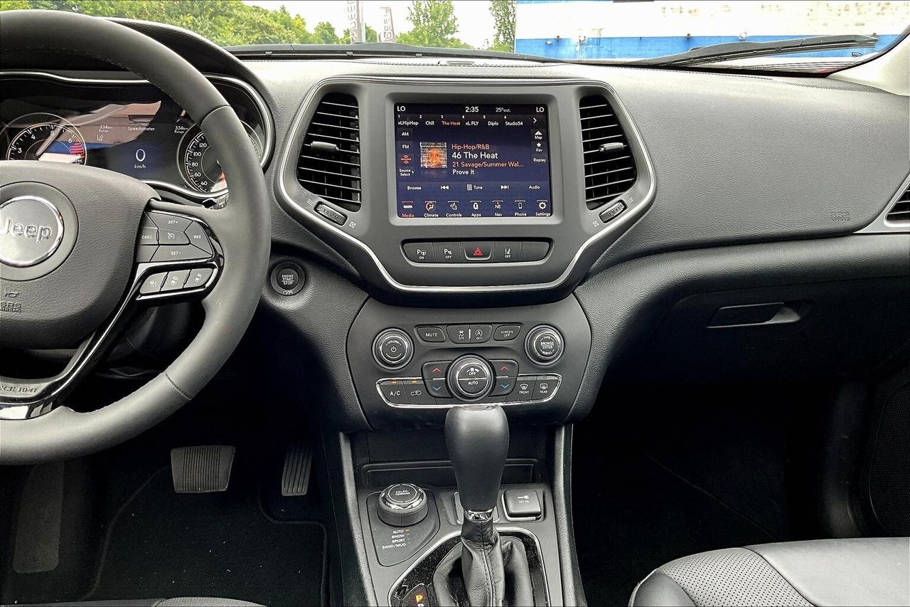 2023 Jeep Cherokee Altitude 4x4 DEMO SAVE BIG! Photo