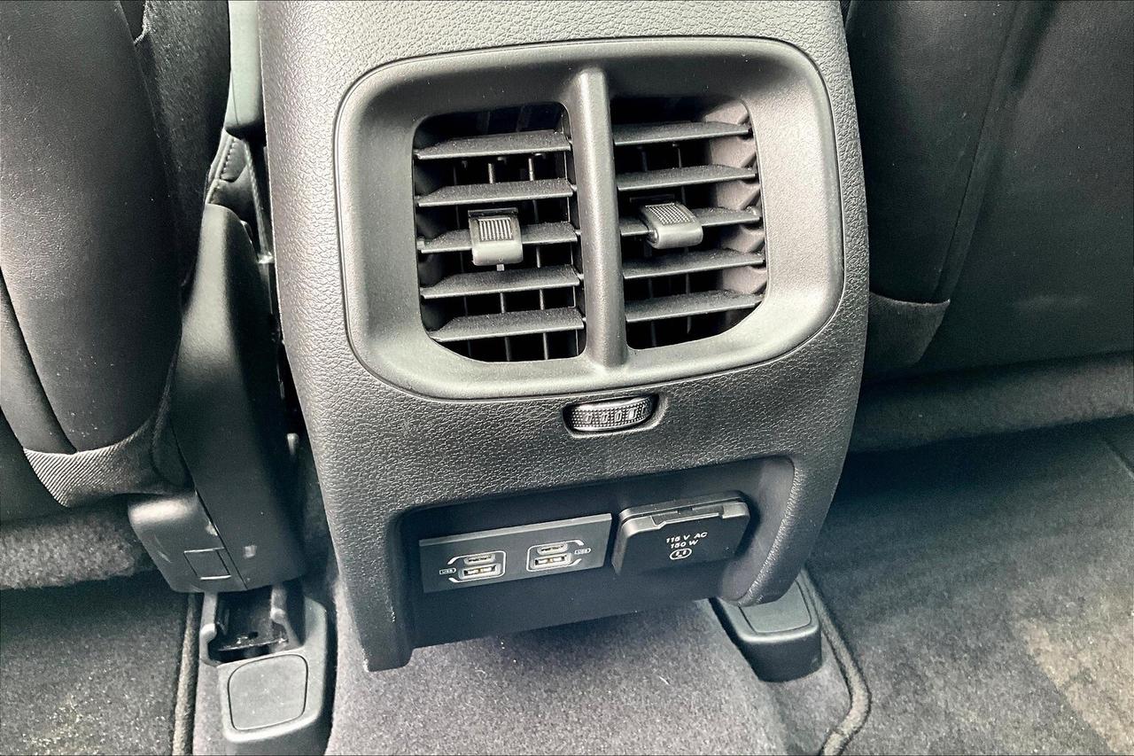2023 Jeep Cherokee Altitude 4x4 DEMO SAVE BIG! Photo