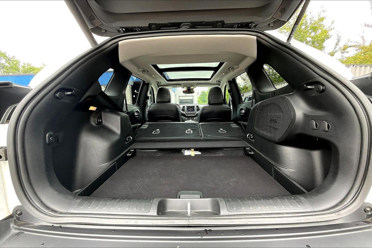 2023 Jeep Cherokee Altitude 4x4 DEMO SAVE BIG! Photo