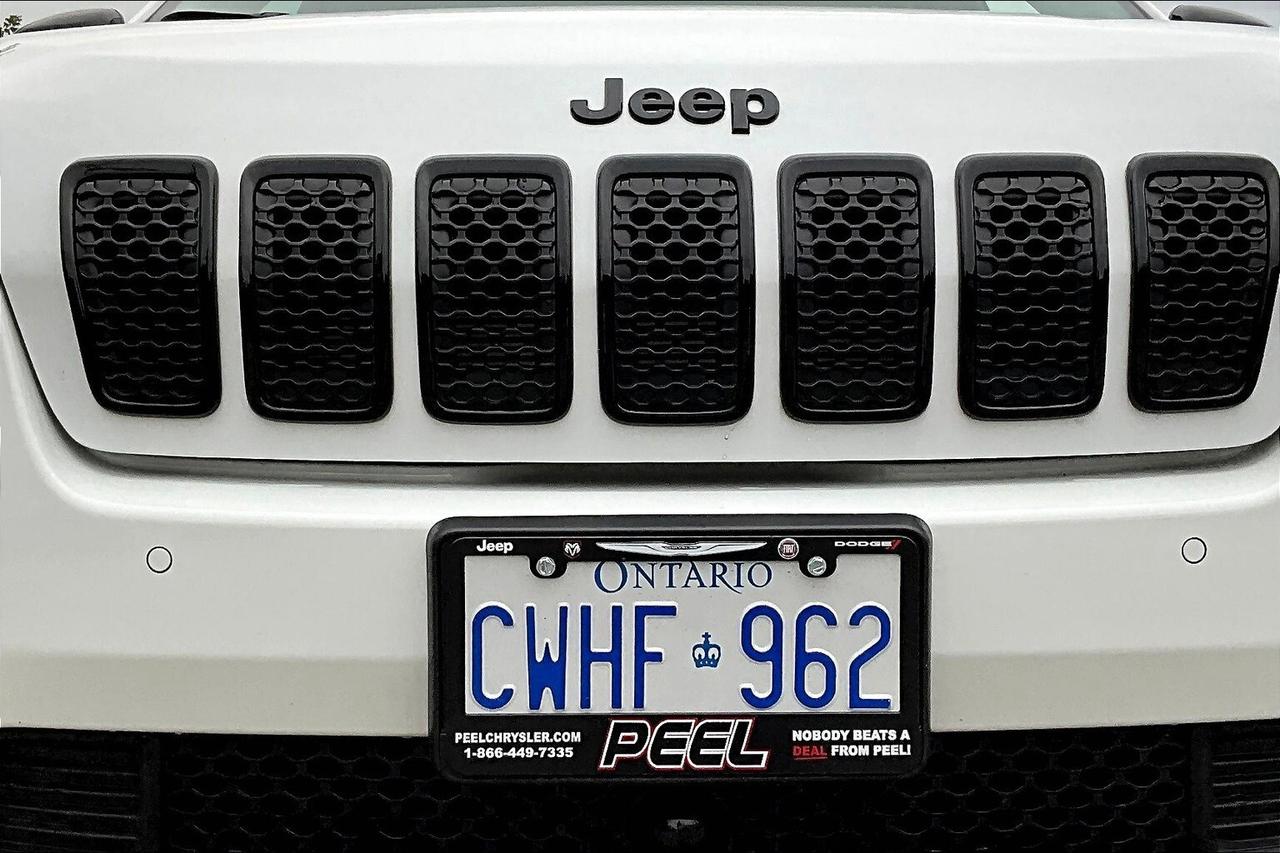 2023 Jeep Cherokee Altitude 4x4 DEMO SAVE BIG! Photo