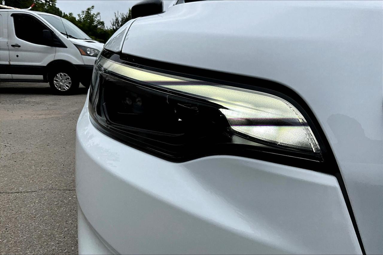 2023 Jeep Cherokee Altitude 4x4 DEMO SAVE BIG! Photo