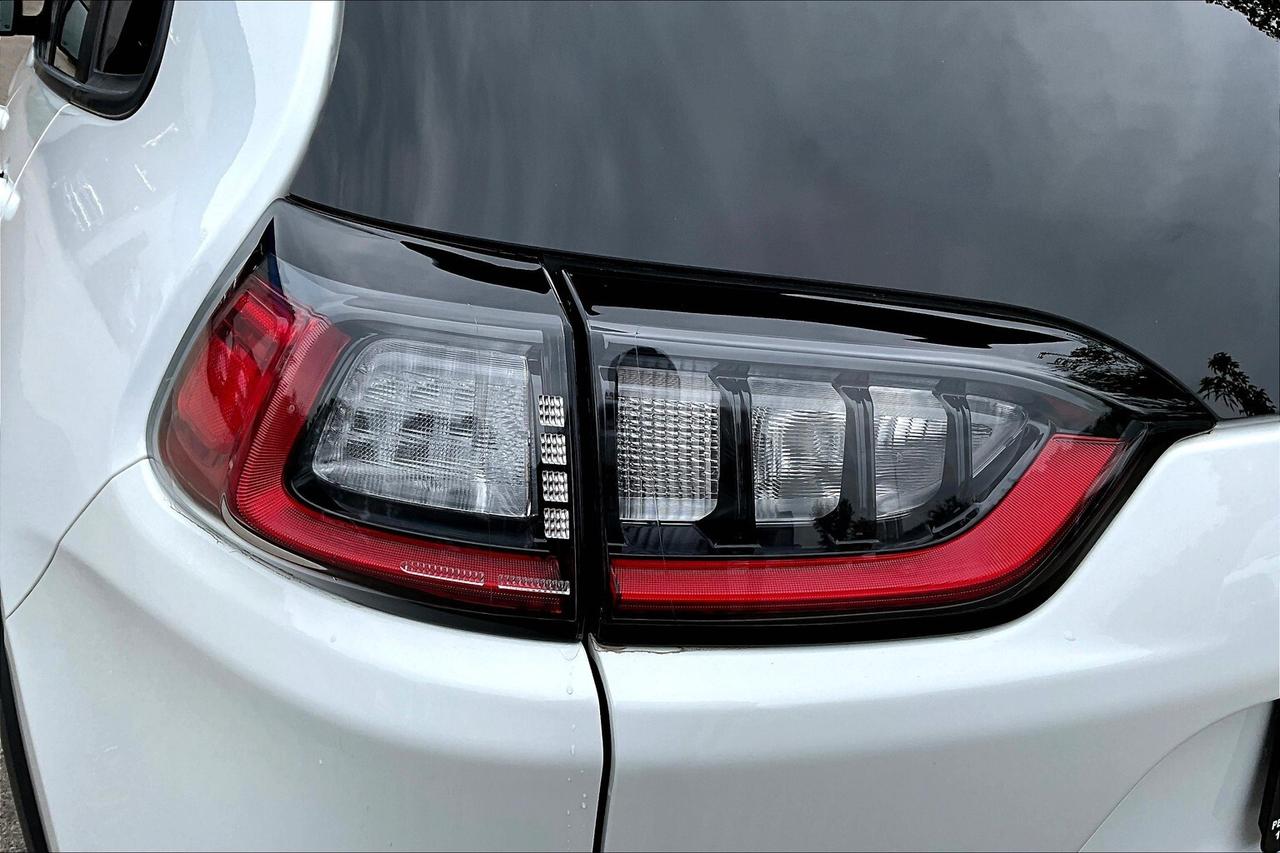 2023 Jeep Cherokee Altitude 4x4 DEMO SAVE BIG! Photo