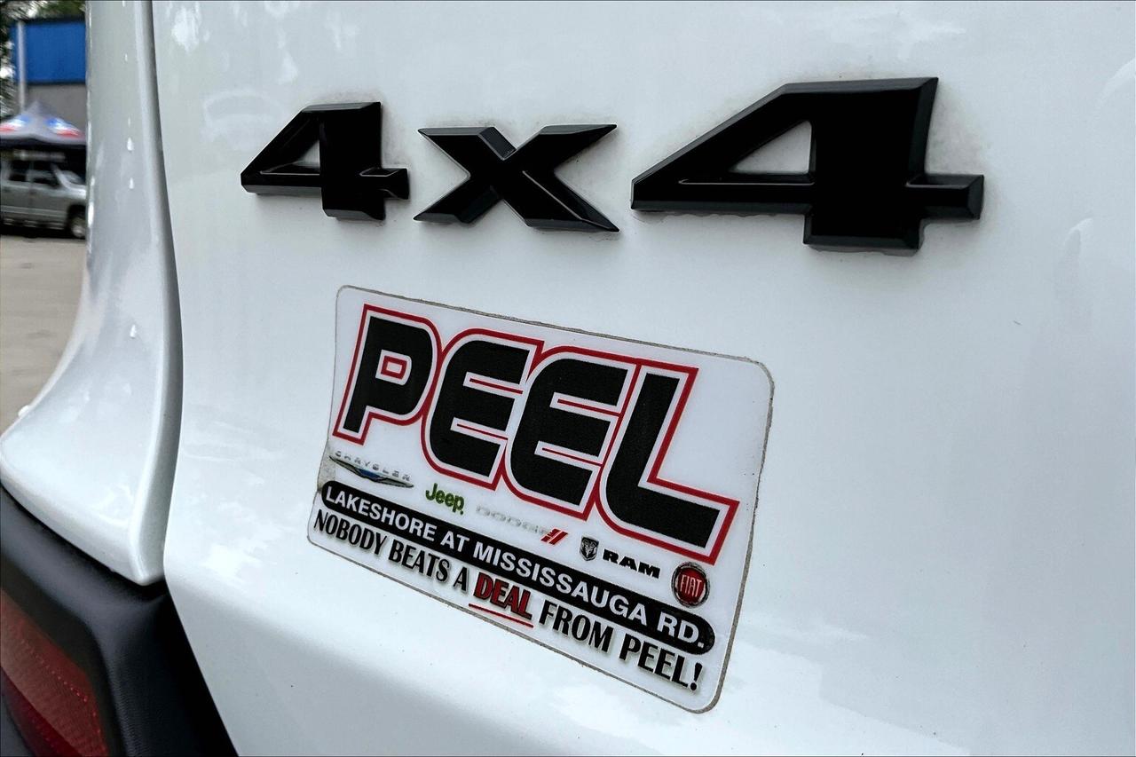 2023 Jeep Cherokee Altitude 4x4 DEMO SAVE BIG! Photo