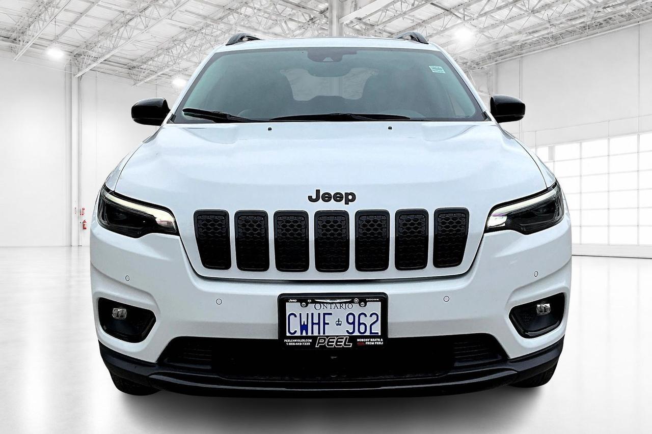 2023 Jeep Cherokee Altitude 4x4 DEMO SAVE BIG! Photo