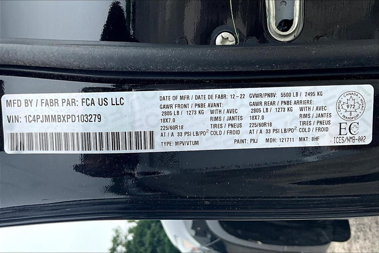 2023 Jeep Cherokee Altitude 4x4 | DEMO SALE | SAVE BIG! Photo
