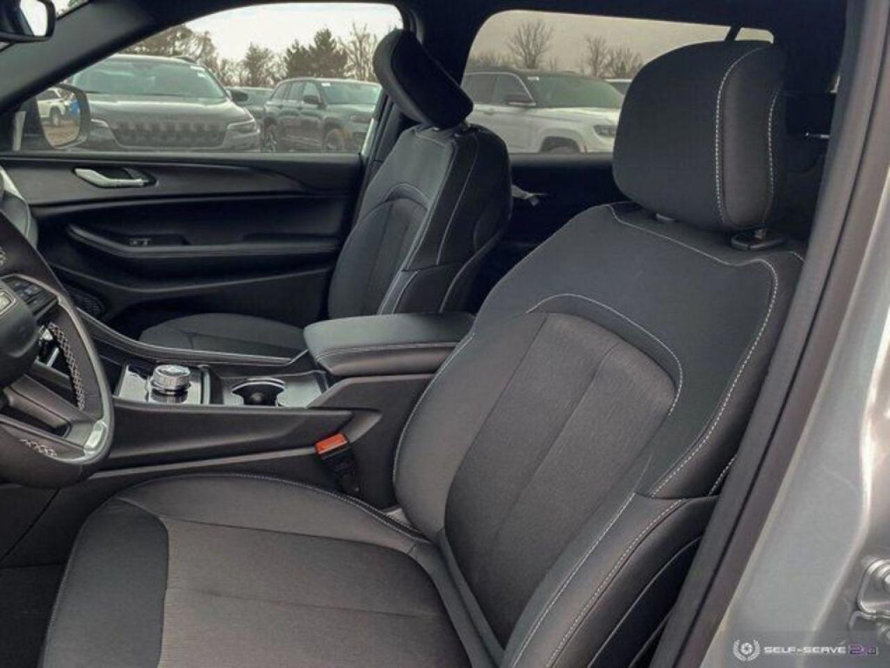 2024 Jeep Grand Cherokee L Laredo 4X4 | SUNROOF | TOW PKG | 7 PASSENGER Photo