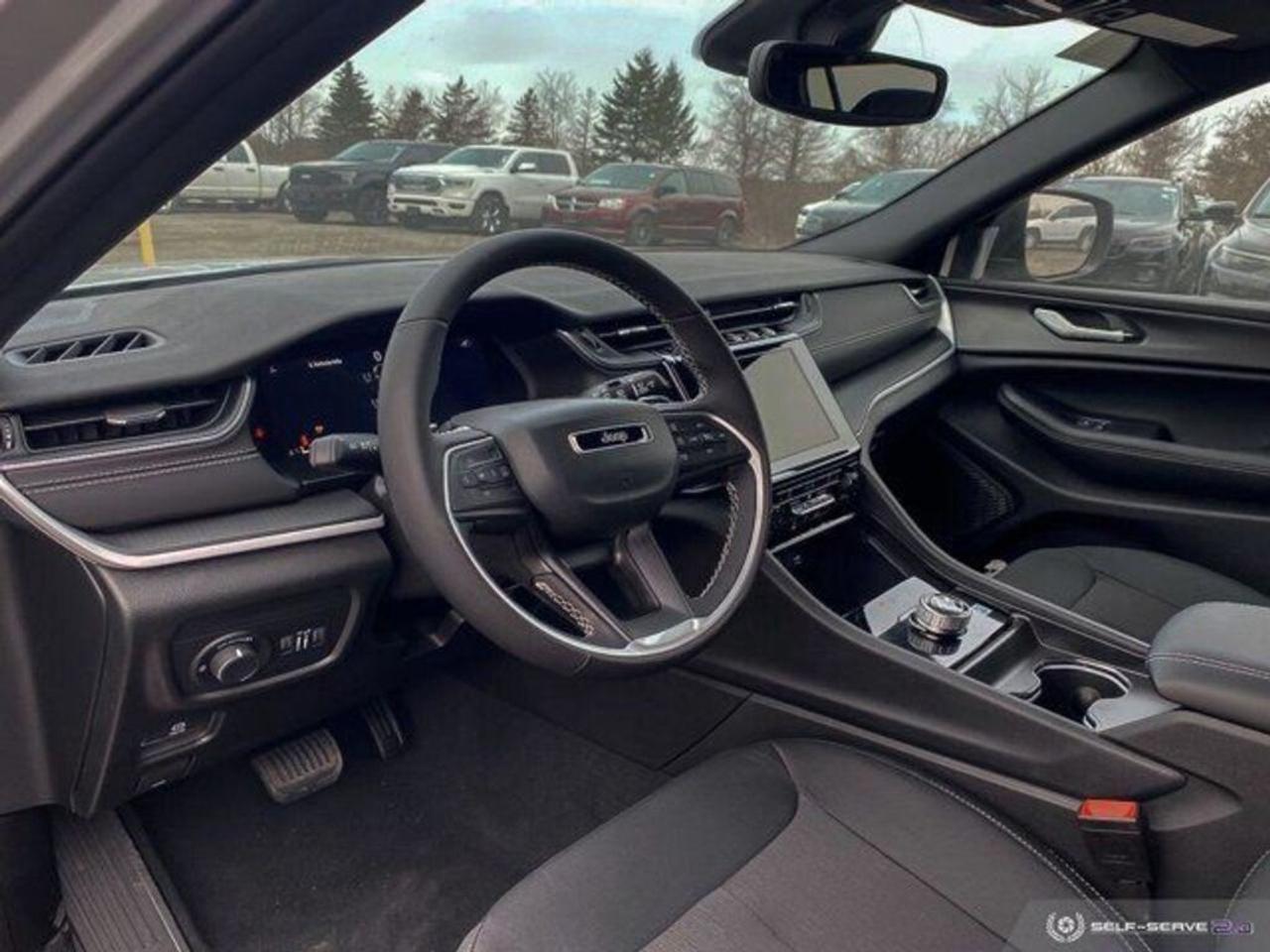 2024 Jeep Grand Cherokee L Laredo 4X4 | SUNROOF | TOW PKG | 7 PASSENGER Photo