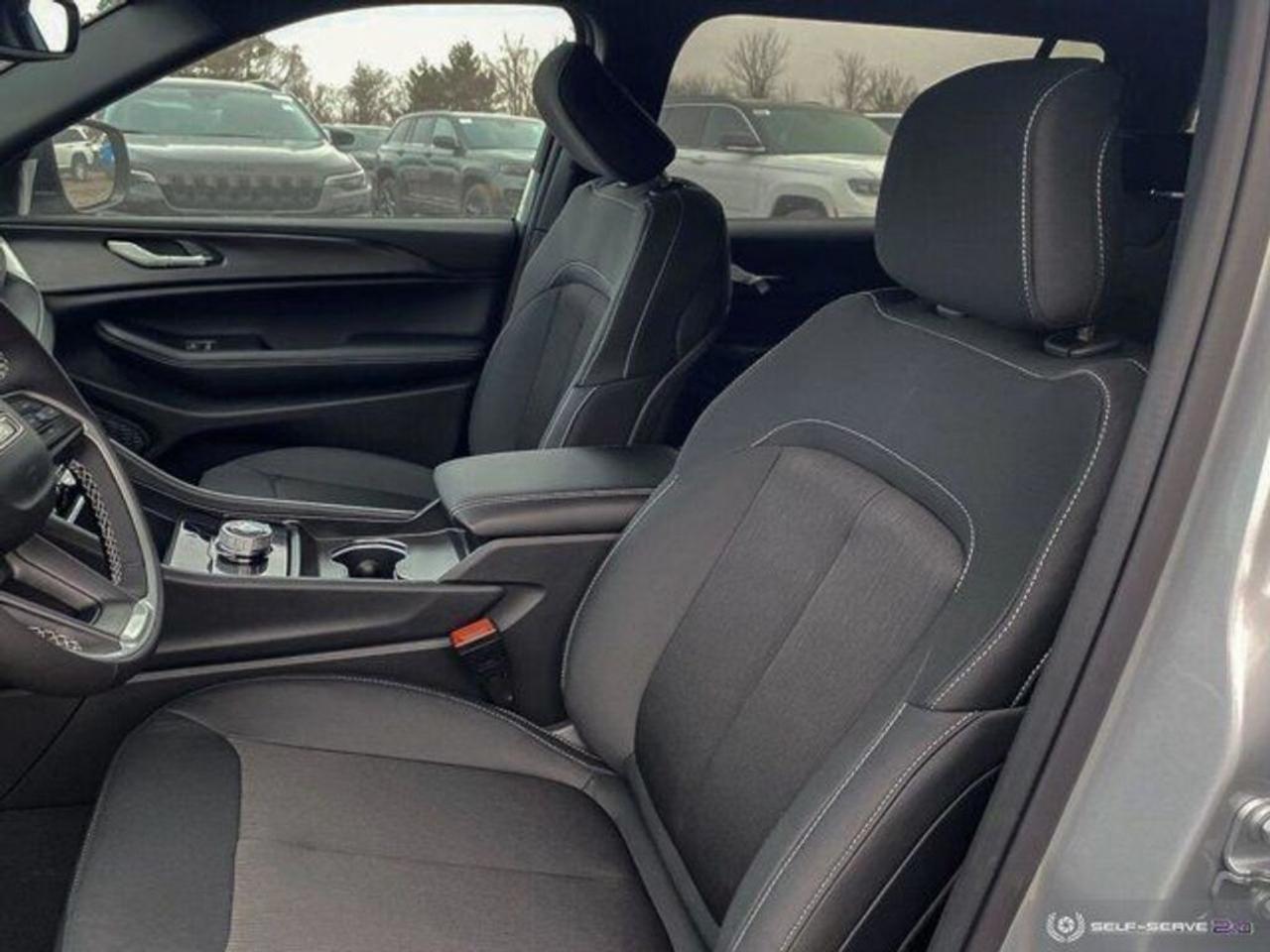 2024 Jeep Grand Cherokee L Laredo 4X4 | SUNROOF | TOW PKG | 7 PASSENGER Photo