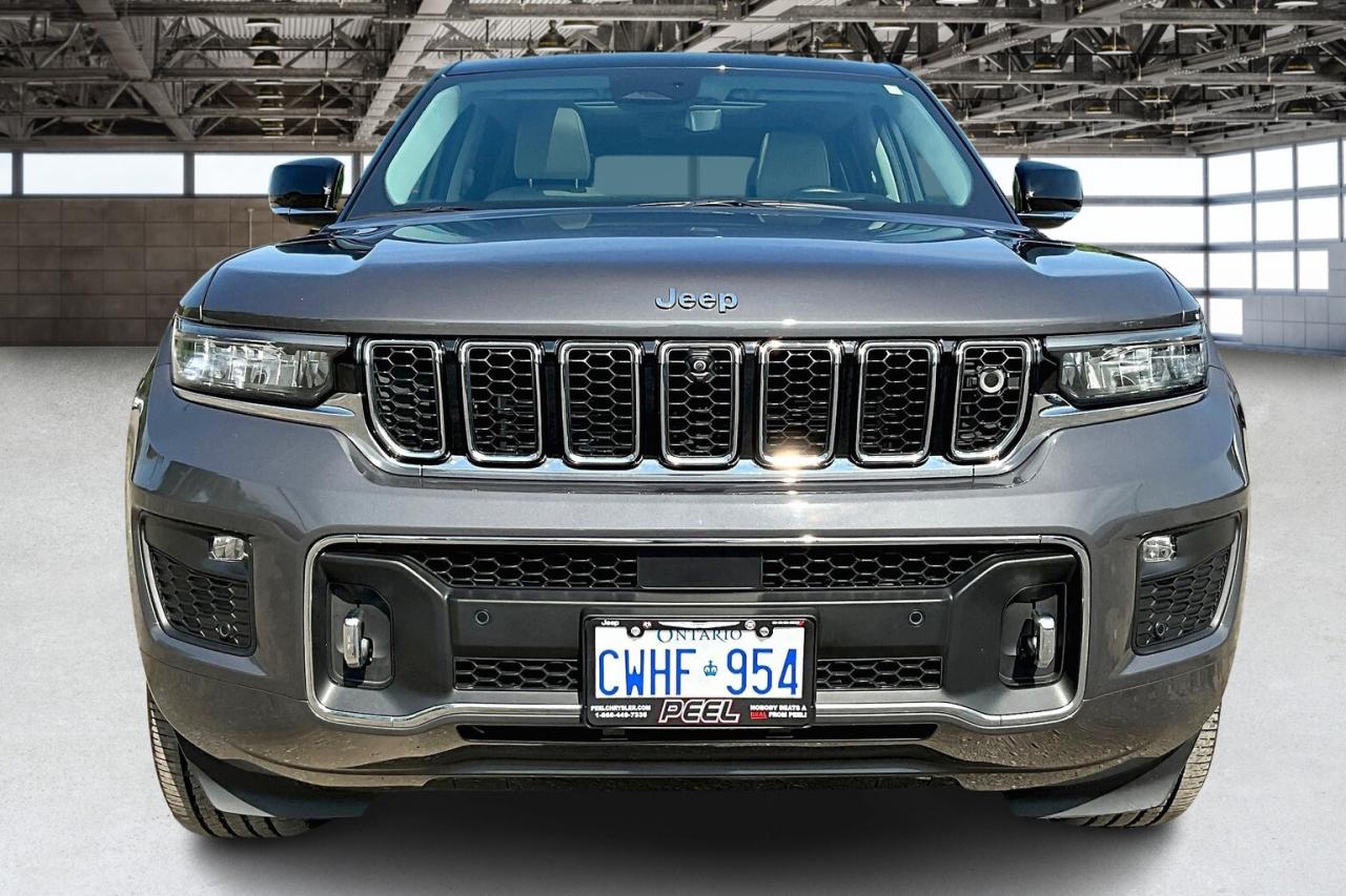 2023 Jeep Grand Cherokee Overland | 5.7L HEMI V8 | FULLY LOADED | DEMO SAVE Photo2
