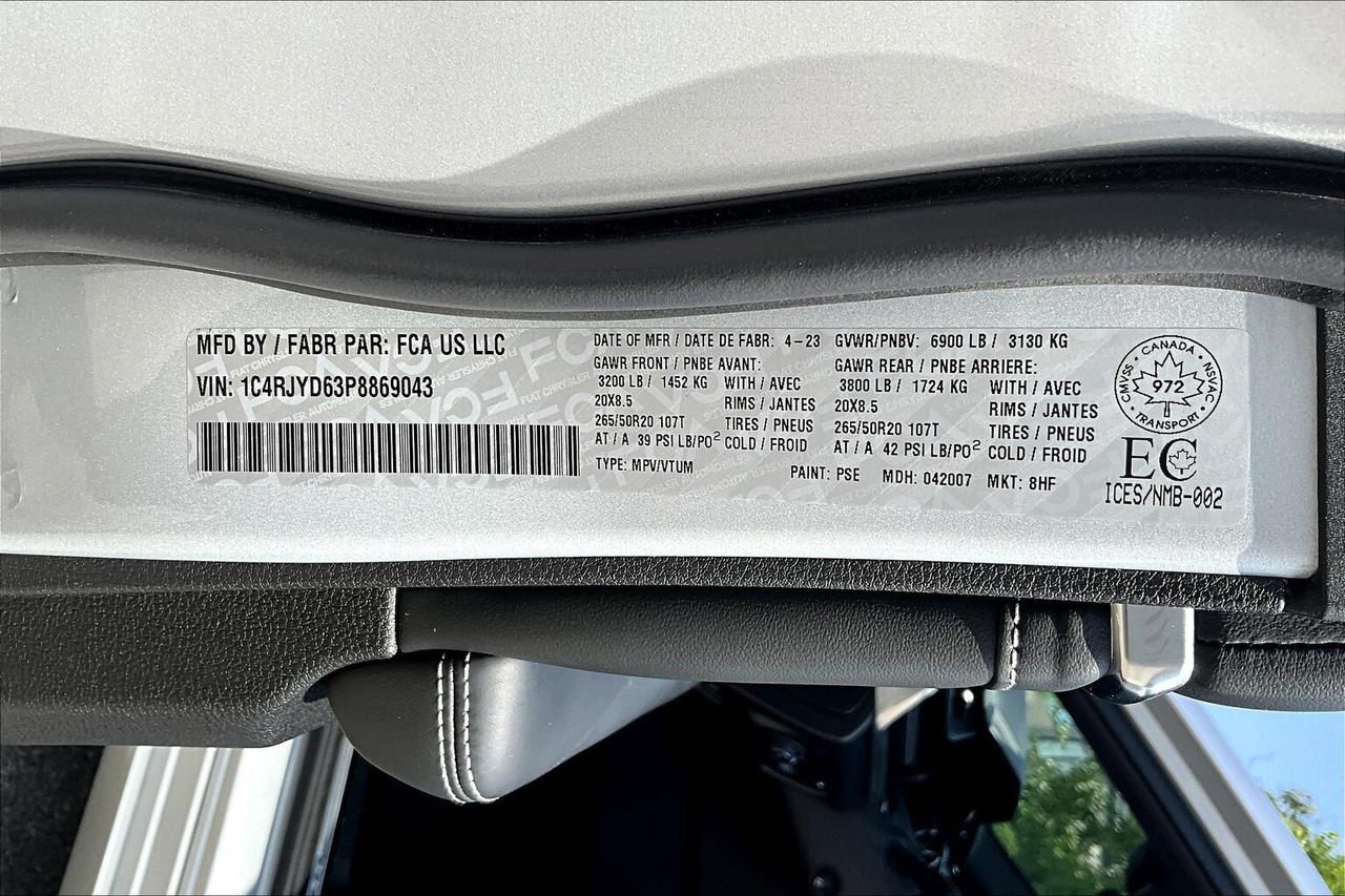 2023 Jeep Grand Cherokee 4xe Overland | Vented Leather | Panoroof | DEMO/SAVE Photo